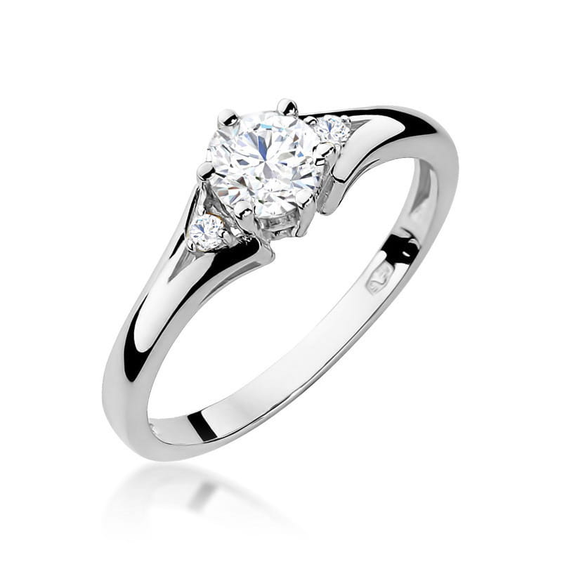 Gold Ring With White Sapphire And Diamonds