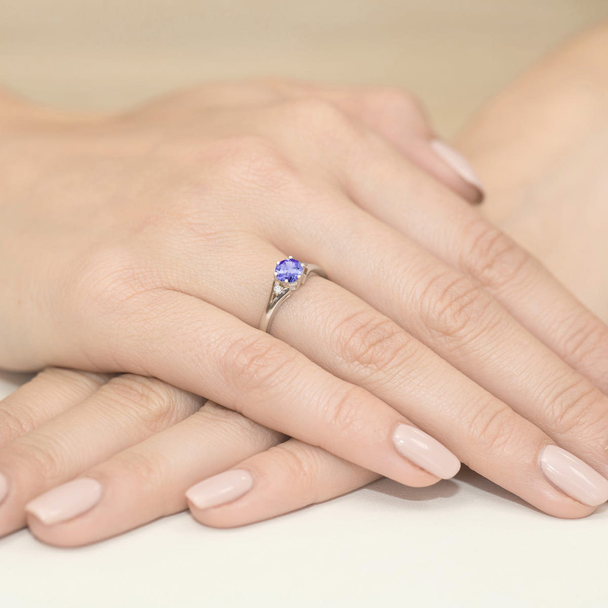 Gold Ring With Tanzanite And Diamonds