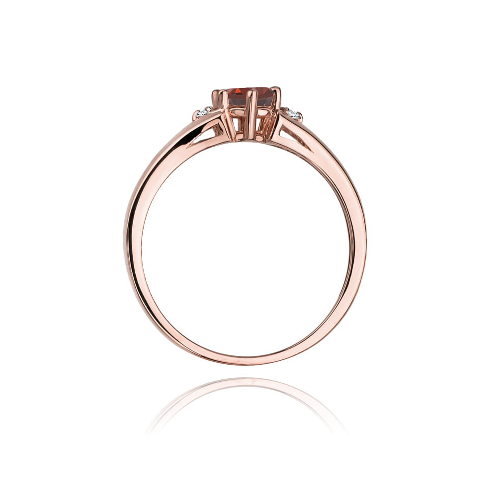Gold Ring With Garnet And Diamonds