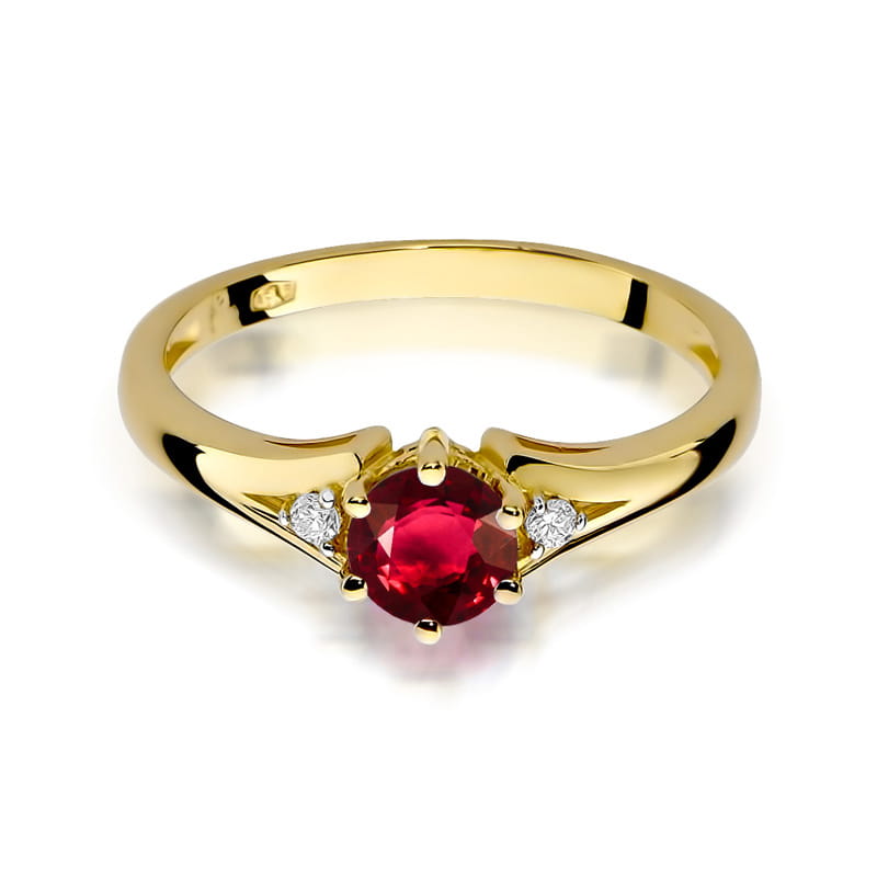 Gold Ring With Ruby And Diamonds