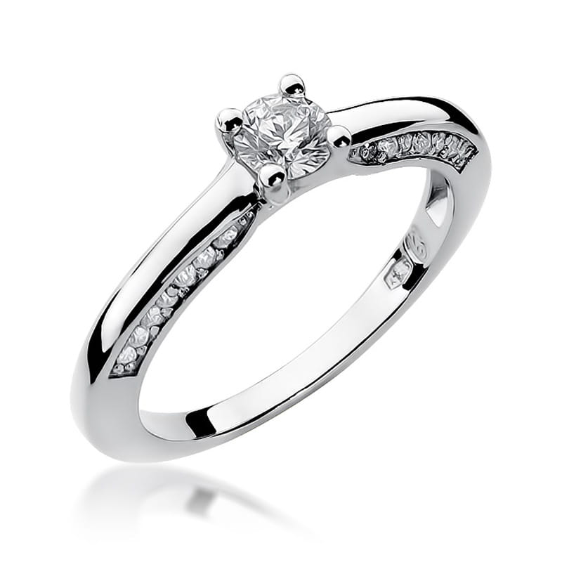 Gold Ring With Diamonds