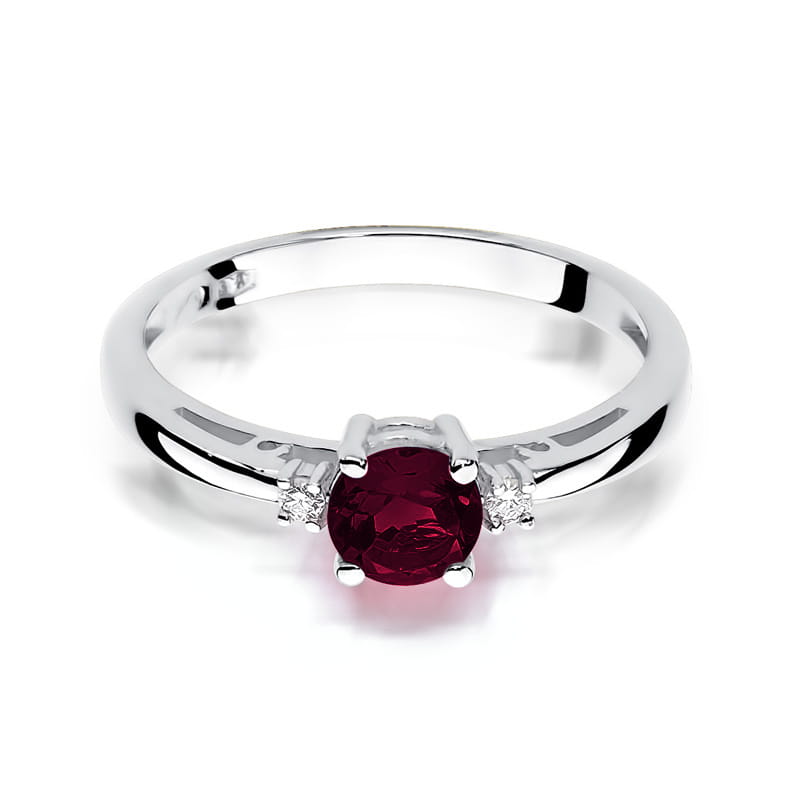 Gold Ring With Garnet And Diamonds