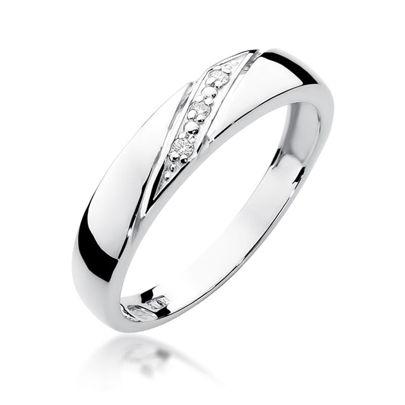 Gold Ring With Diamonds
