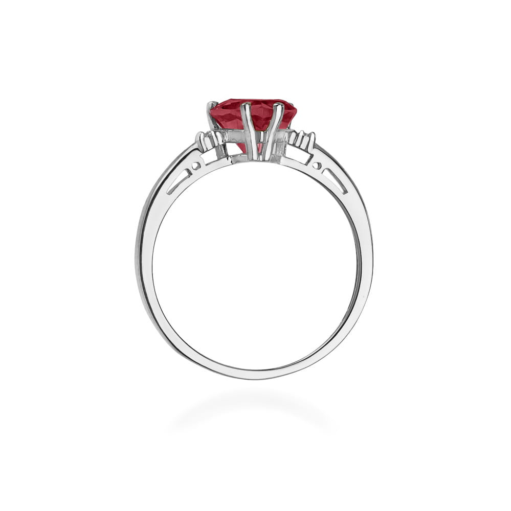 Gold Ring With Ruby And Diamonds