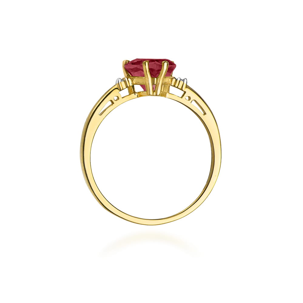 Gold Ring With Ruby And Diamonds