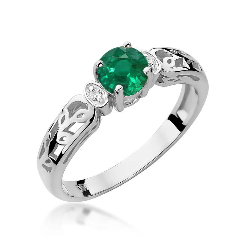 Gold Ring With Emerald And Diamonds