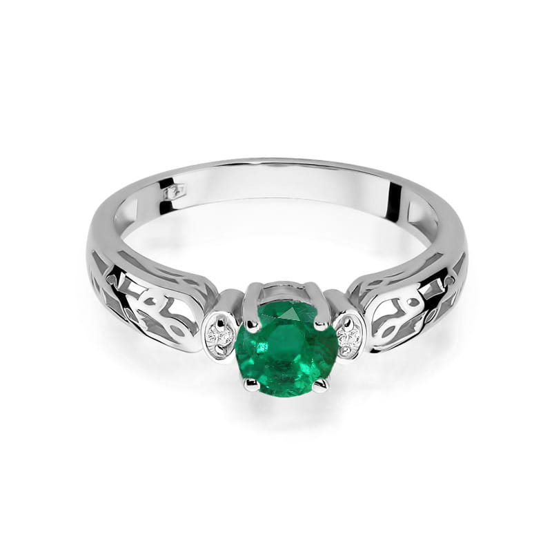 Gold Ring With Emerald And Diamonds