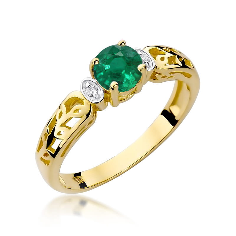 Gold Ring With Emerald And Diamonds
