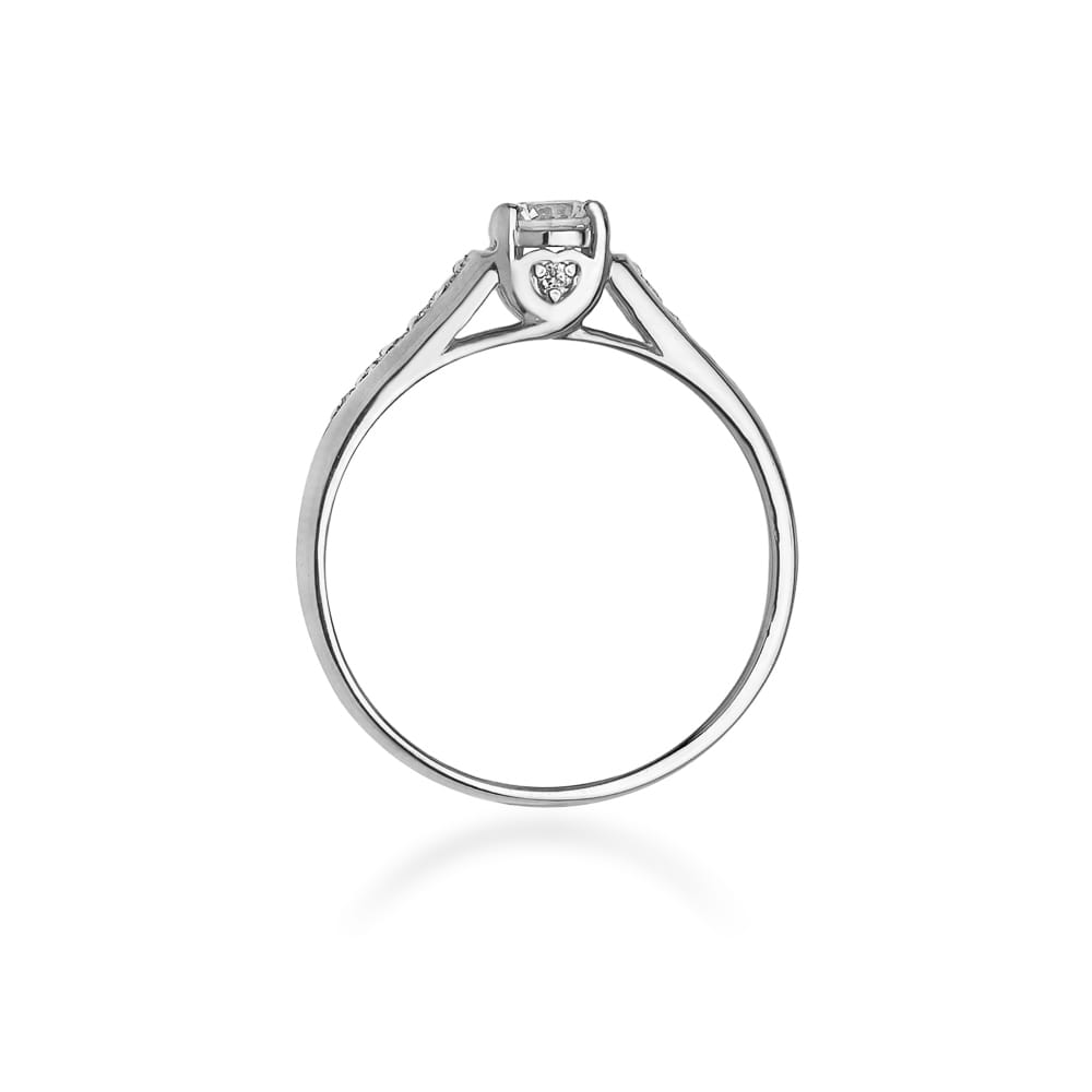 Gold Ring With Diamonds
