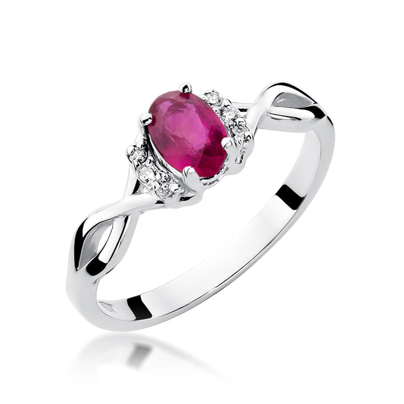 Gold Ring With Ruby And Diamonds
