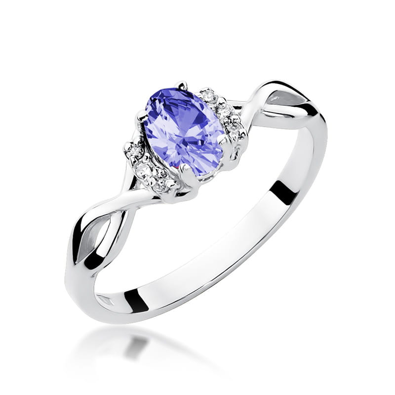 Gold Ring With Tanzanite And Diamonds
