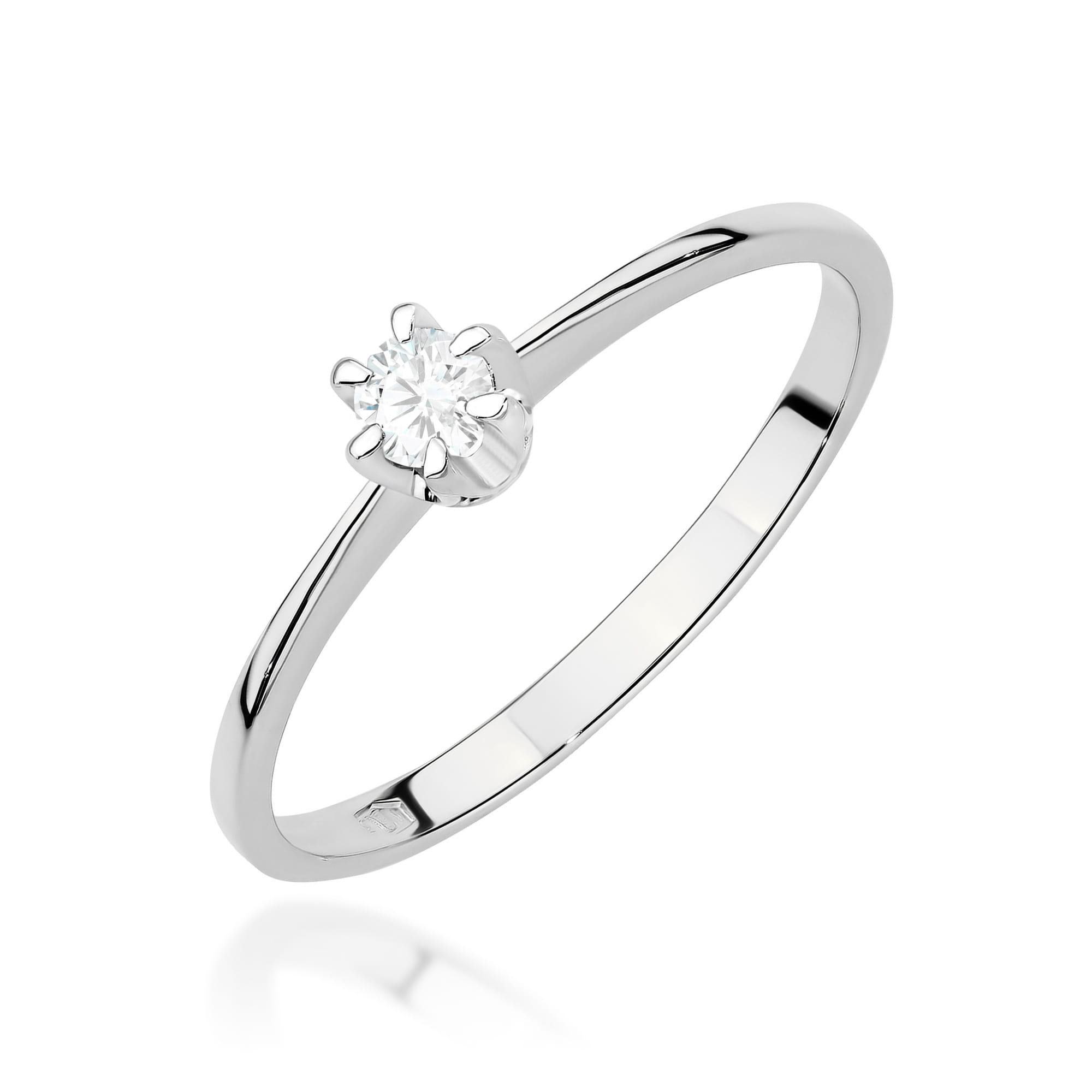 Gold Ring With Lab-Grown Diamond