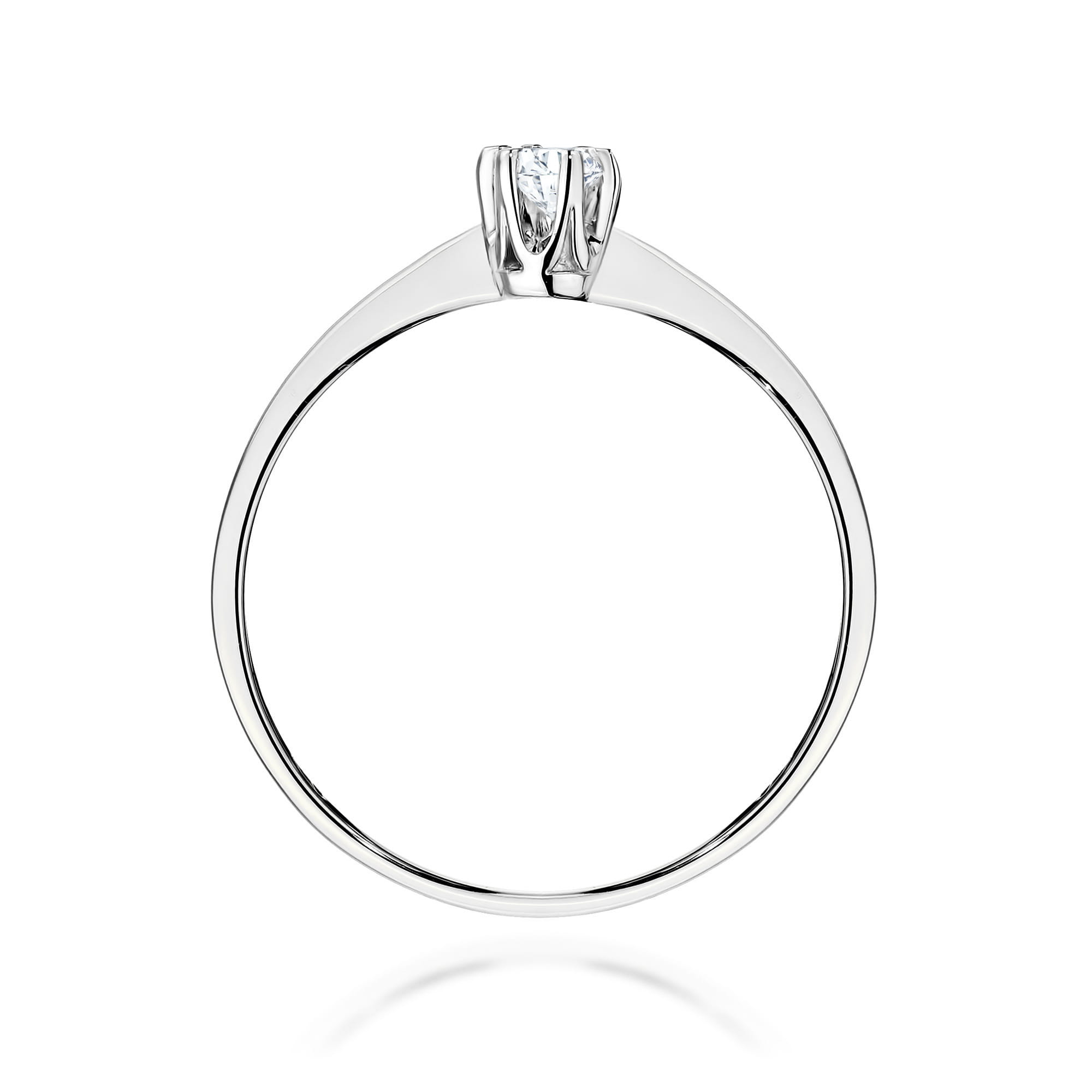 Gold Ring With Lab-Grown Diamond
