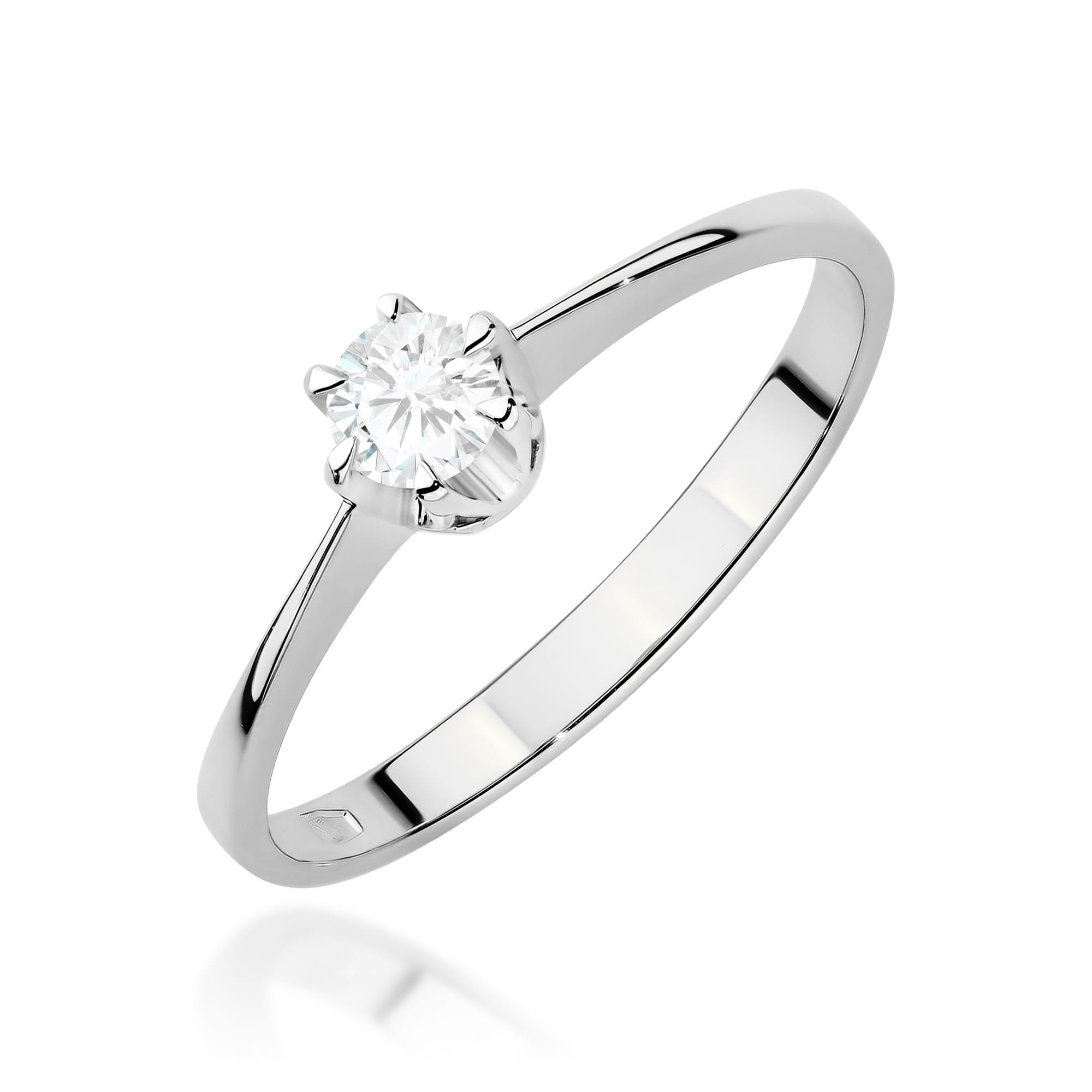 Gold Ring With Lab-Grown Diamond