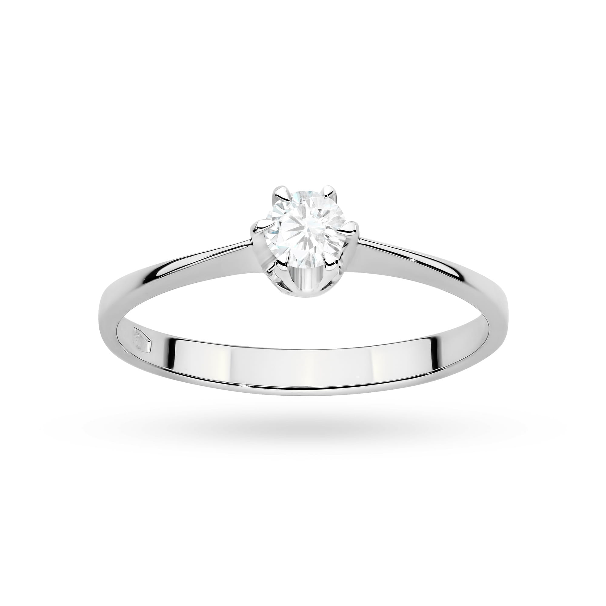Gold Ring With Lab-Grown Diamond