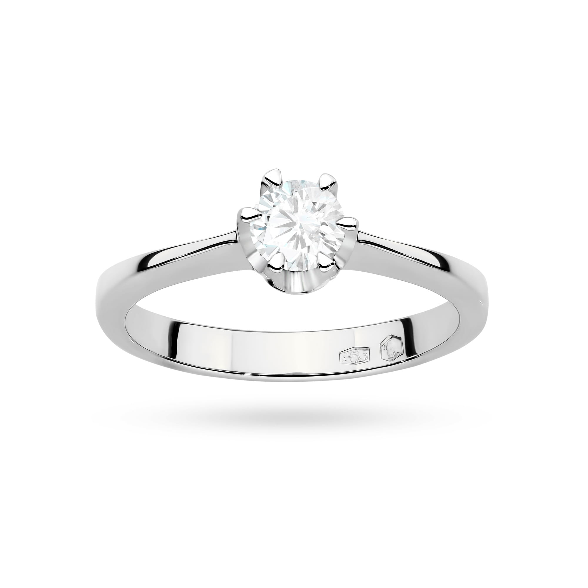 Gold Ring With Lab-Grown Diamond
