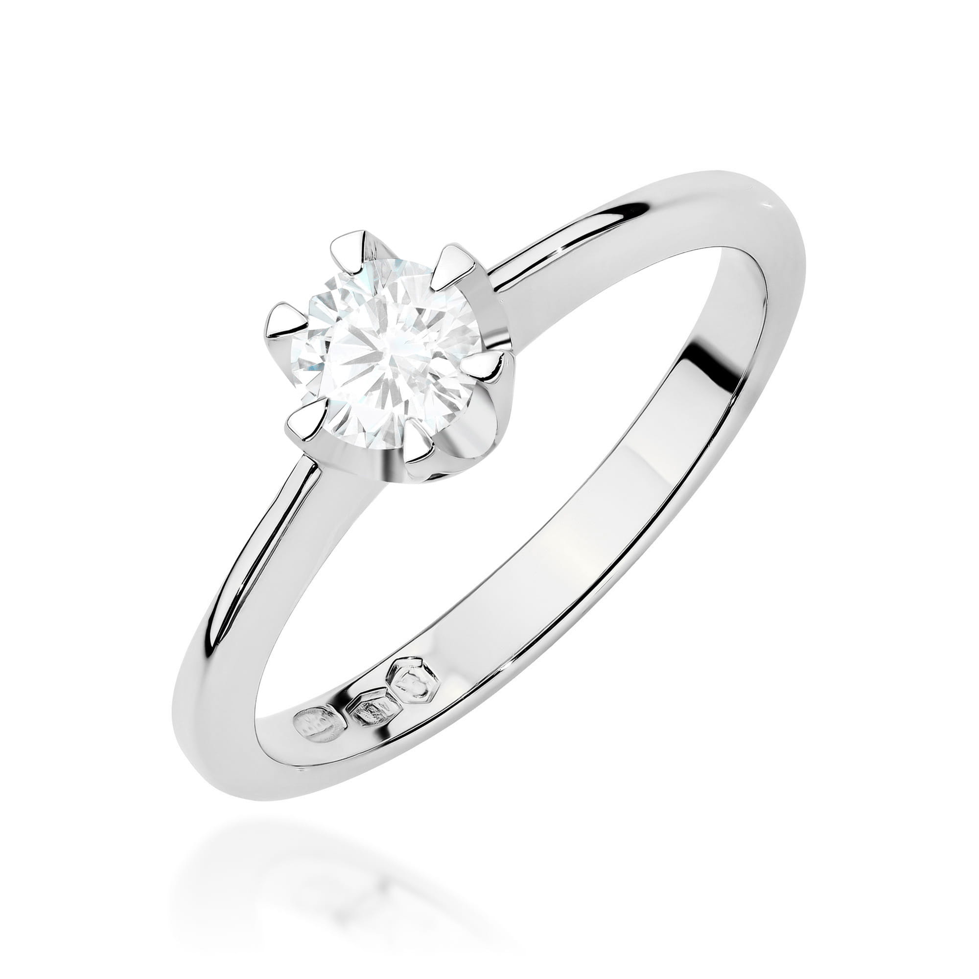 Gold Ring With Lab-Grown Diamond