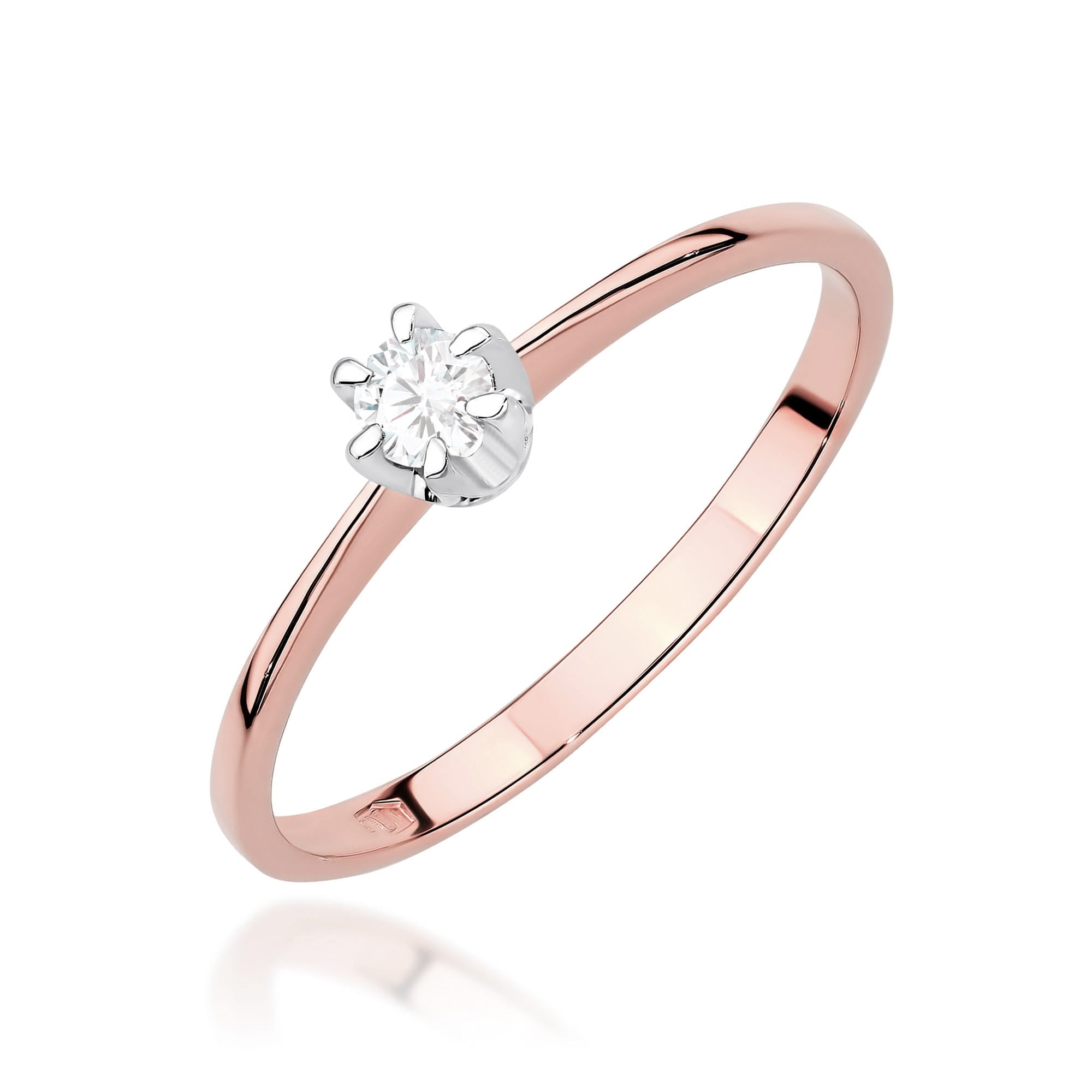 Gold Ring With Lab-Grown Diamond