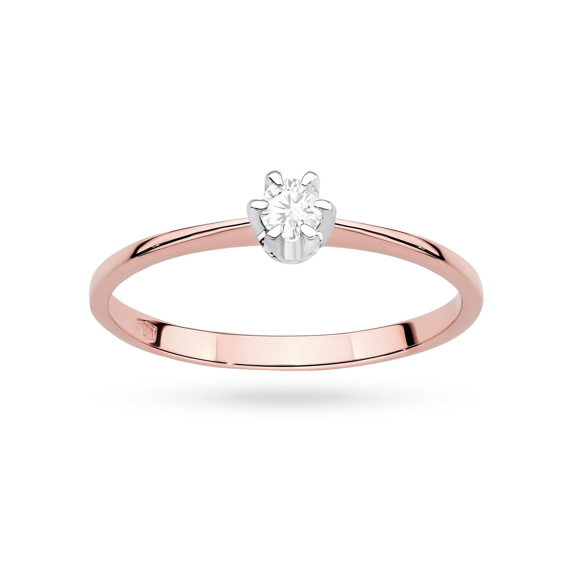 Gold Ring With Lab-Grown Diamond