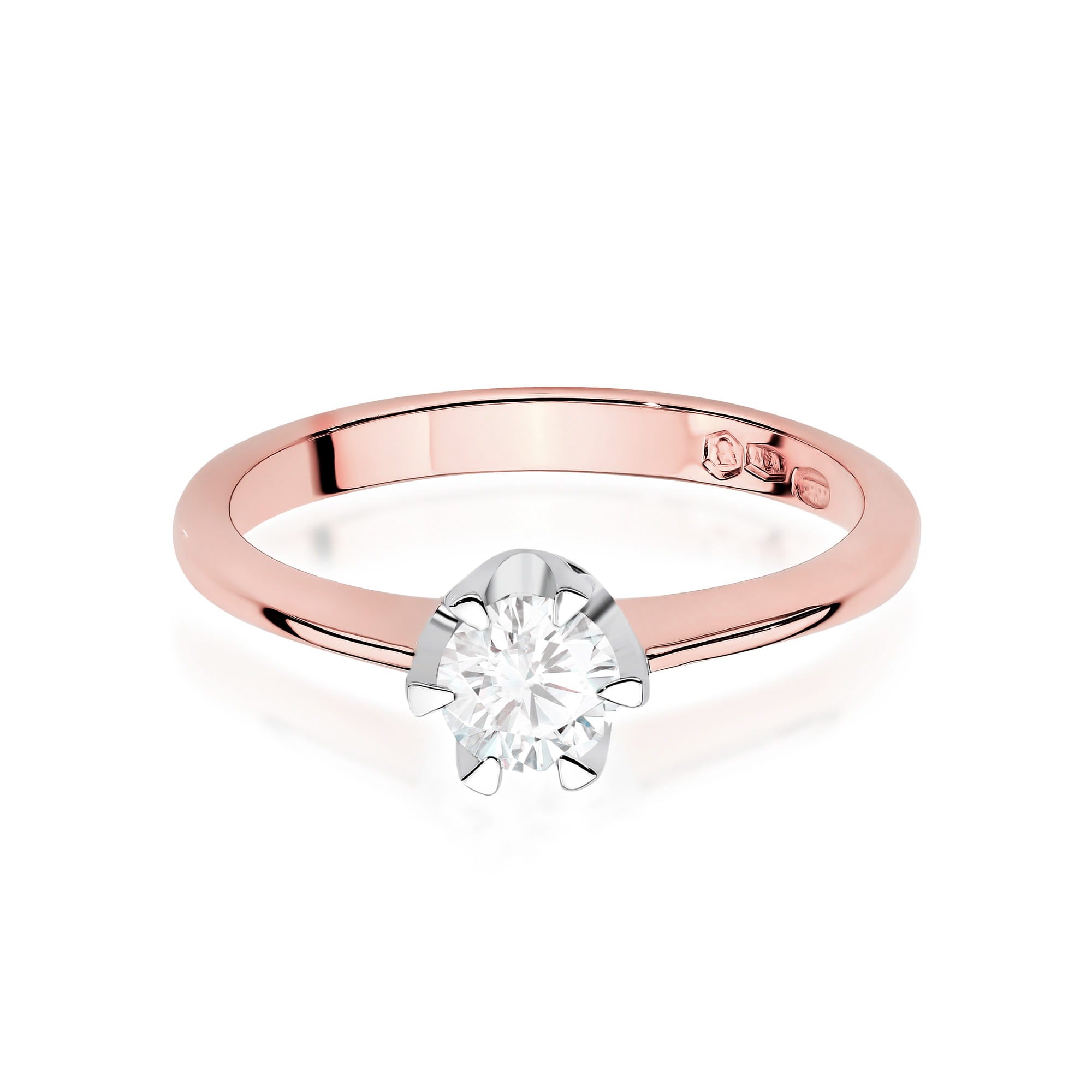 Gold Ring With Lab-Grown Diamond