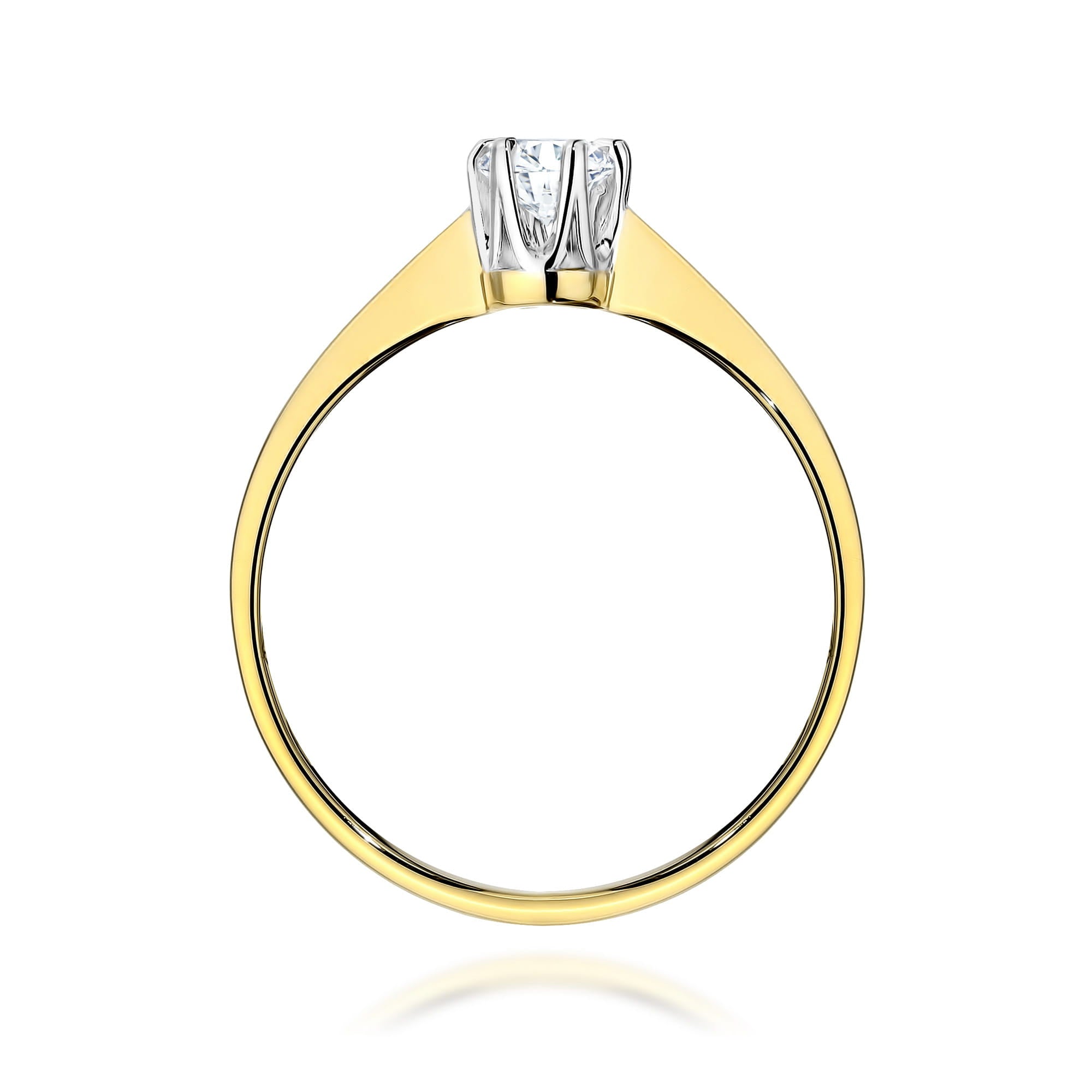 Gold Ring With Lab-Grown Diamond