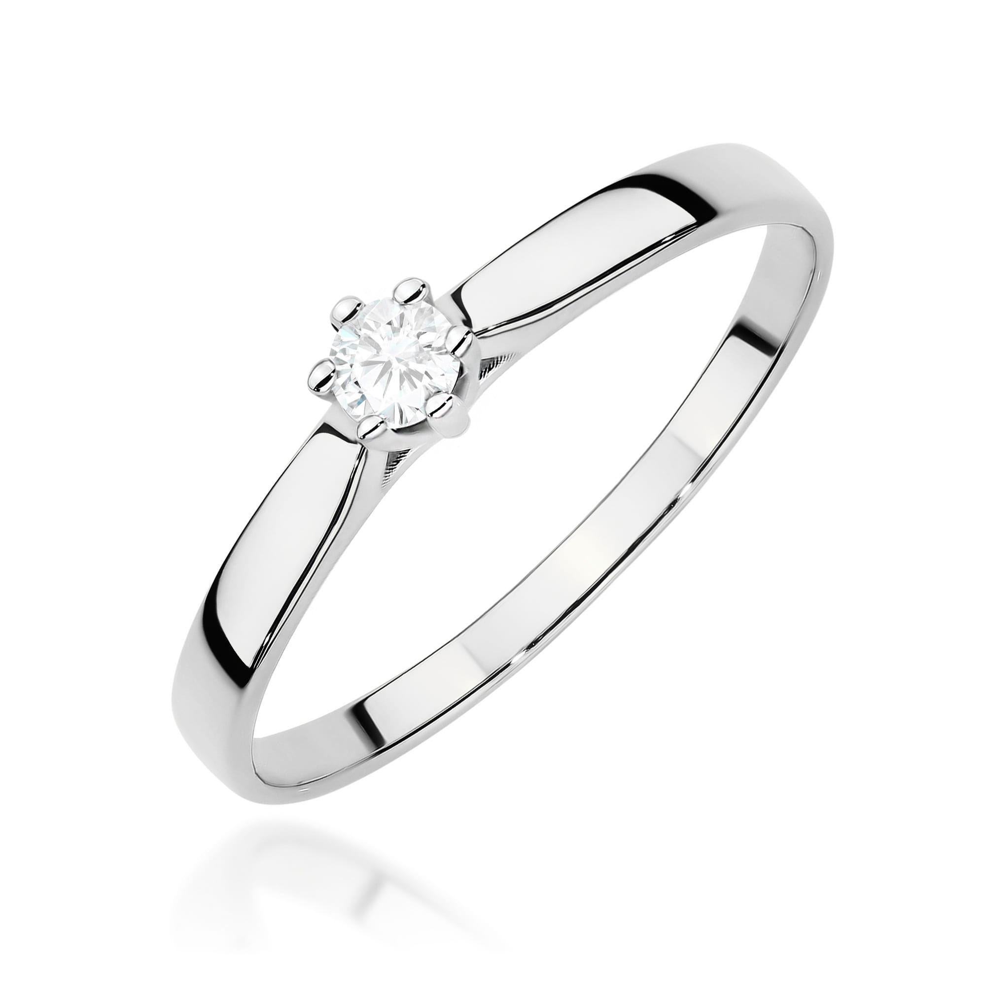 Gold Ring With Lab-Grown Diamond