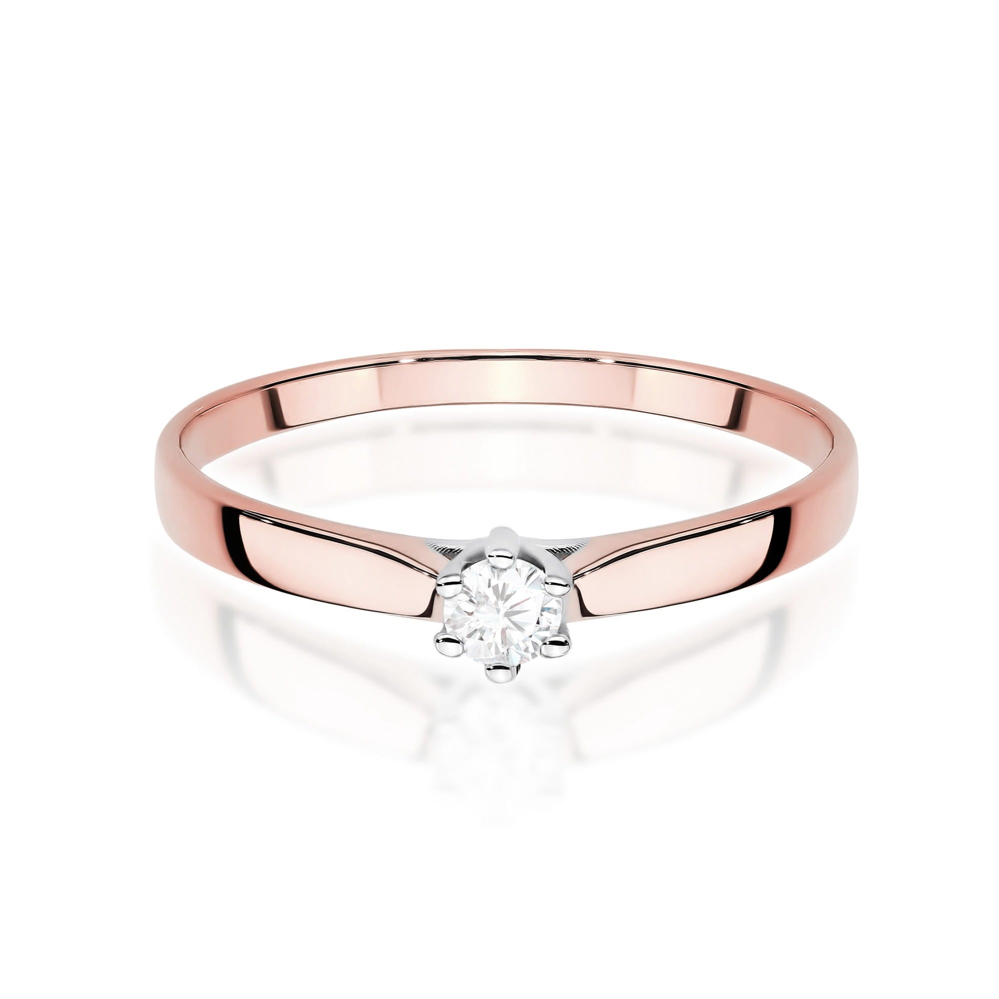 Gold Ring With Lab-Grown Diamond