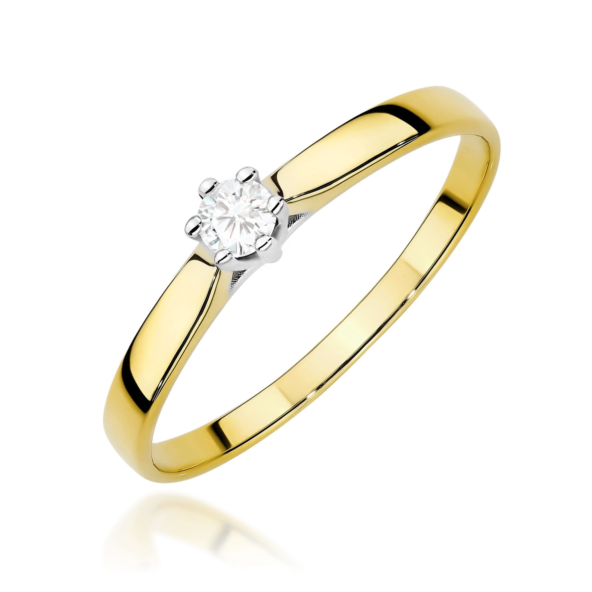 Gold Ring With Lab-Grown Diamond
