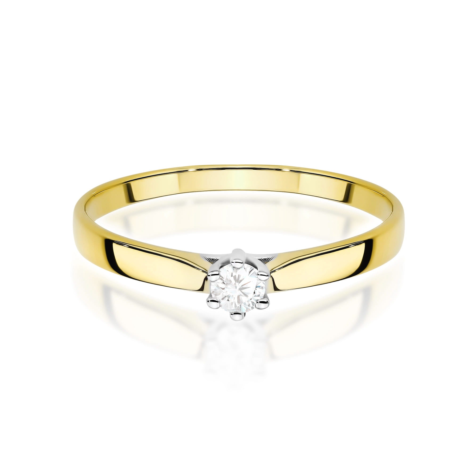 Gold Ring With Lab-Grown Diamond