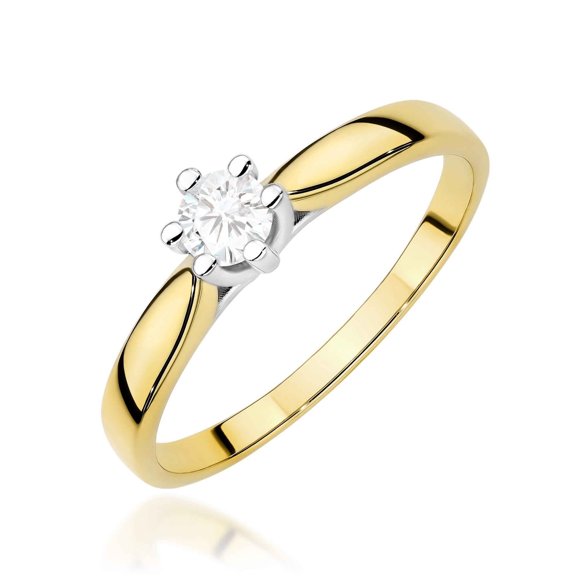 Gold Ring With Lab-Grown Diamond