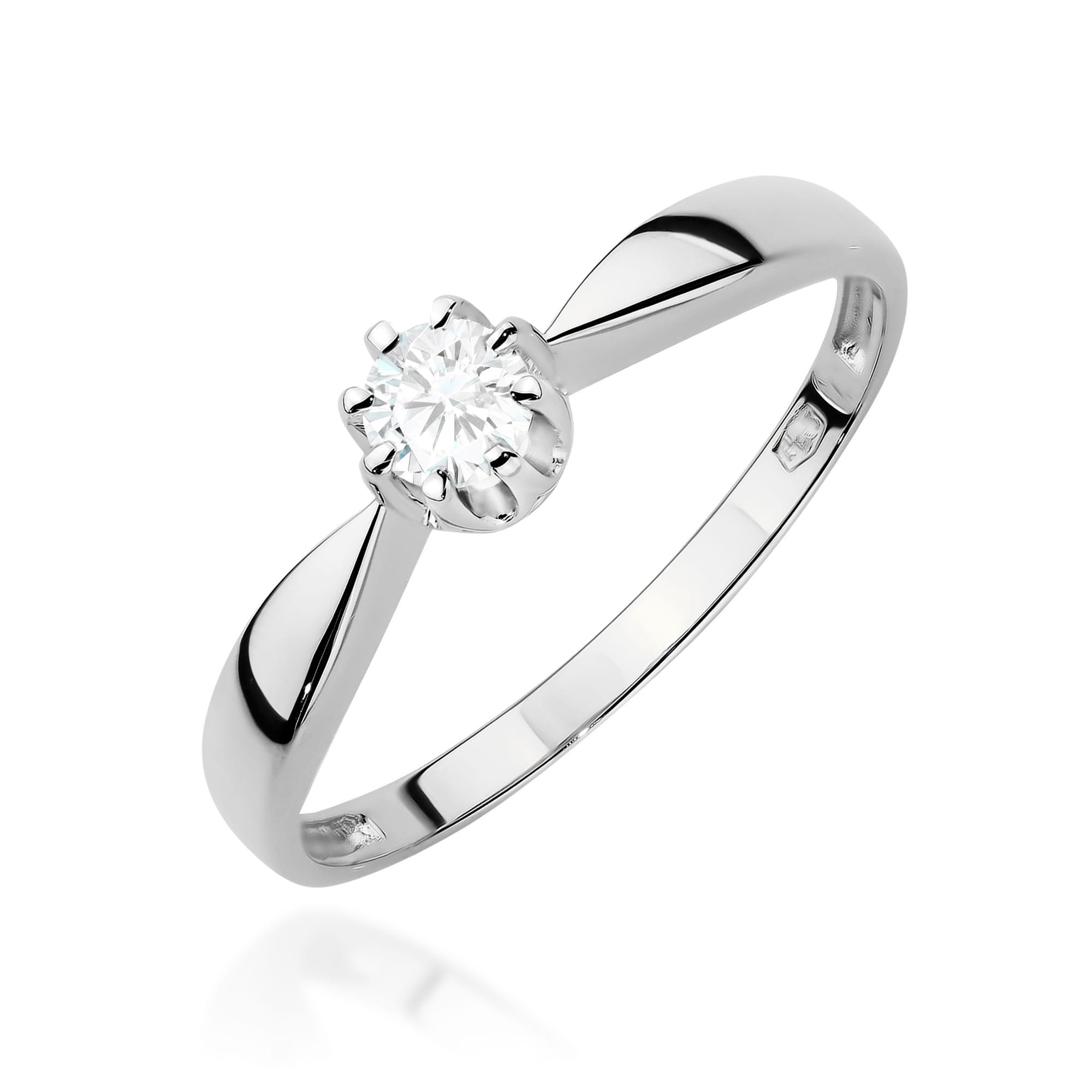 Gold Ring With Lab-Grown Diamond
