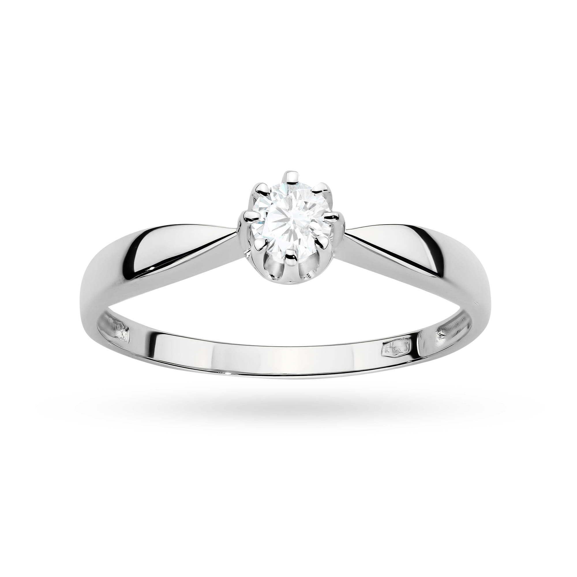Gold Ring With Lab-Grown Diamond