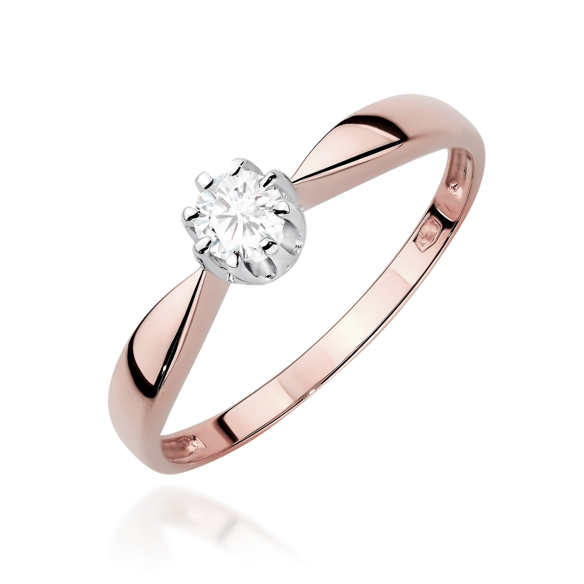 Gold Ring With Lab-Grown Diamond