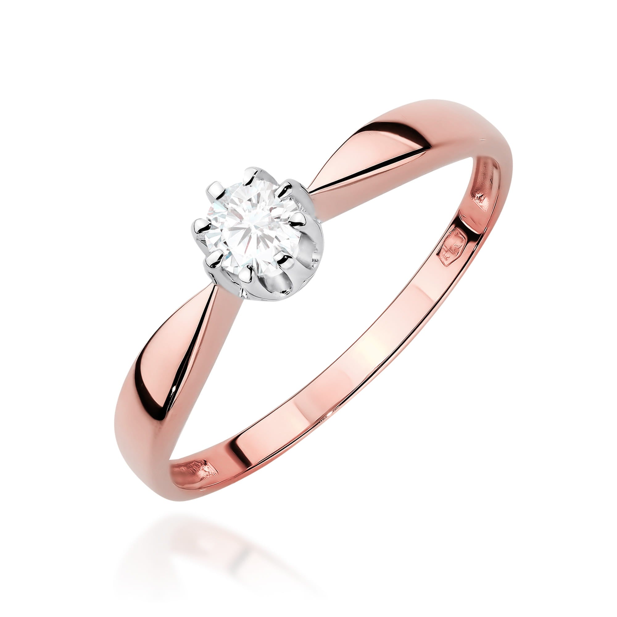 Gold Ring With Lab-Grown Diamond