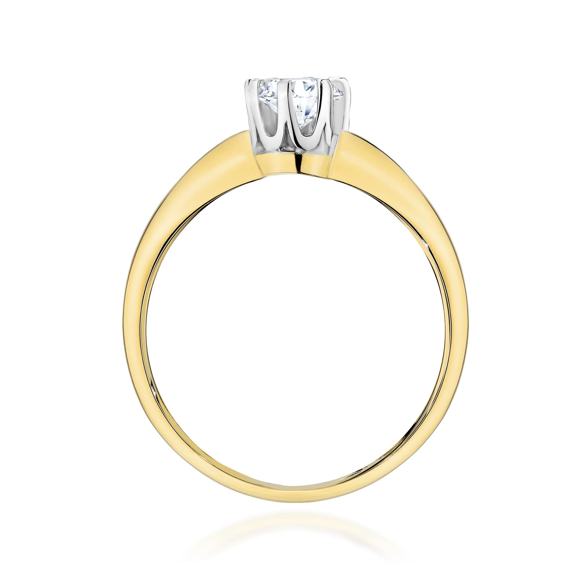 Gold Ring With Lab-Grown Diamond
