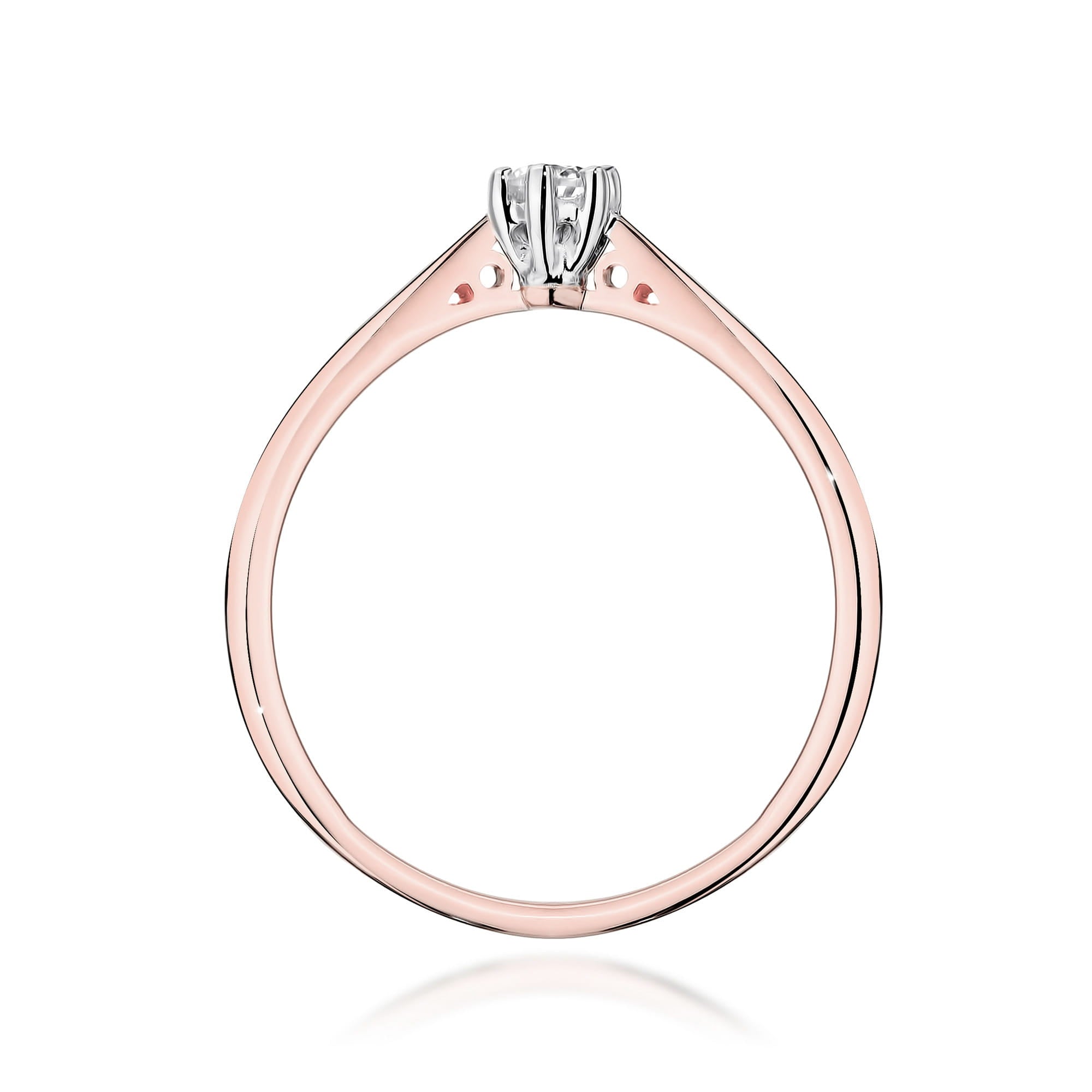Gold Ring With Lab-Grown Diamond