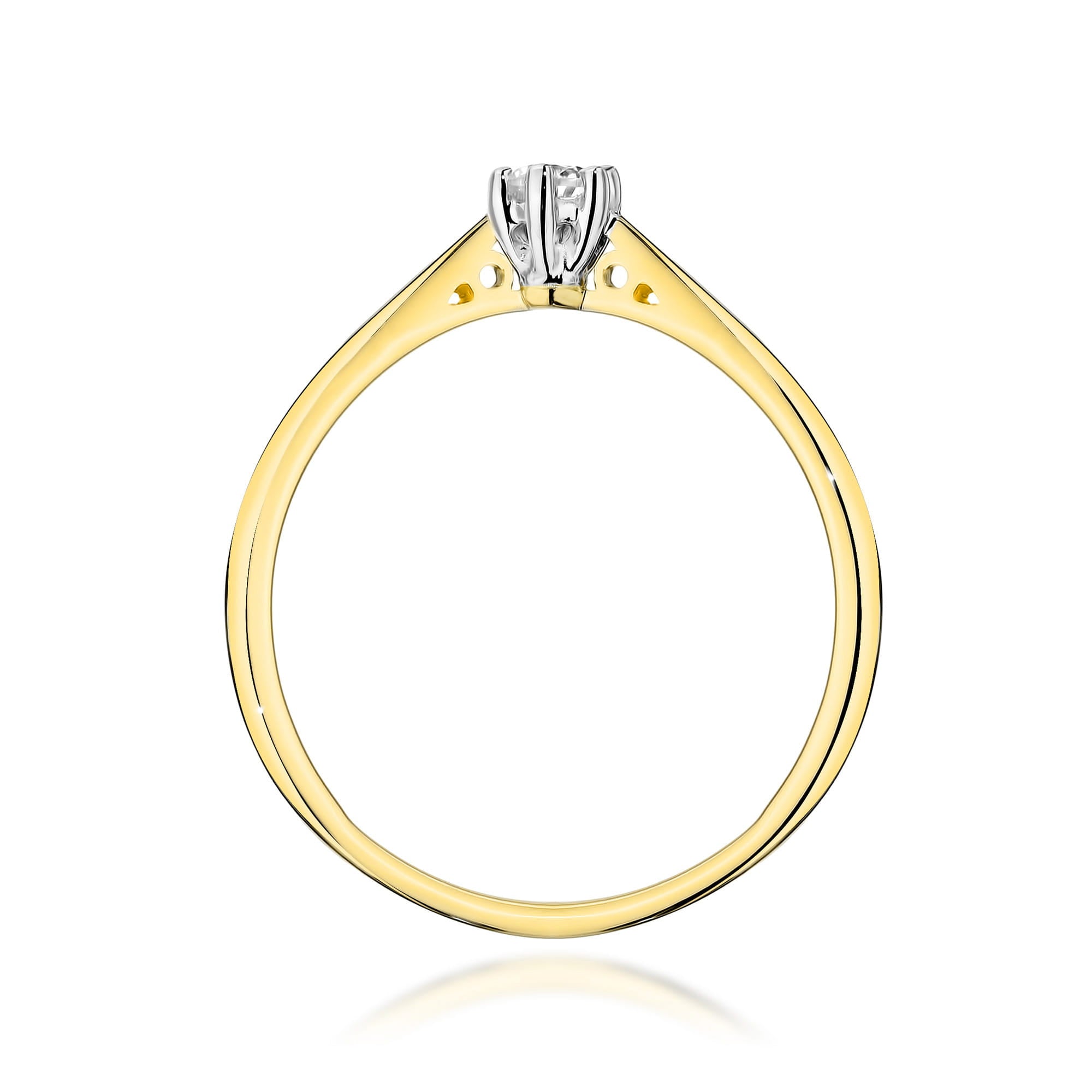Gold Ring With Lab-Grown Diamond
