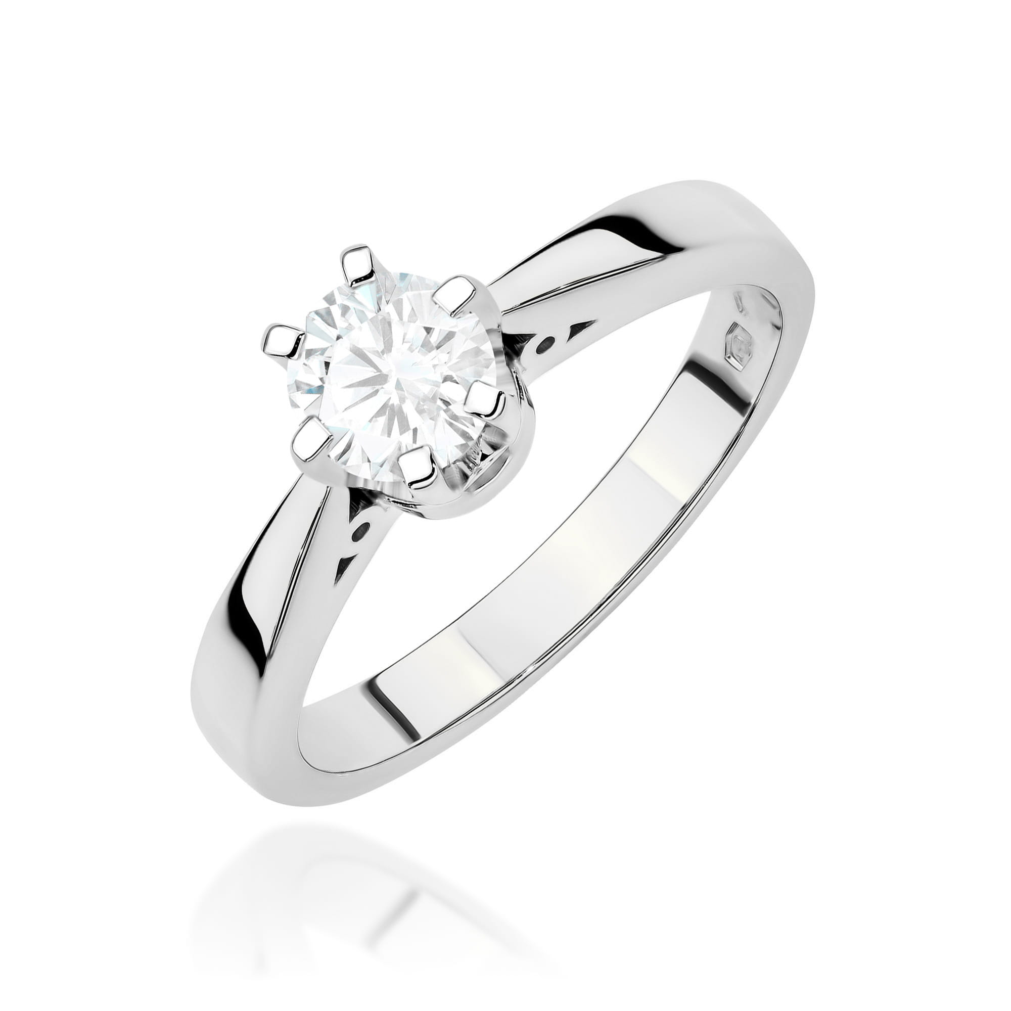 Gold Ring With Lab-Grown Diamond