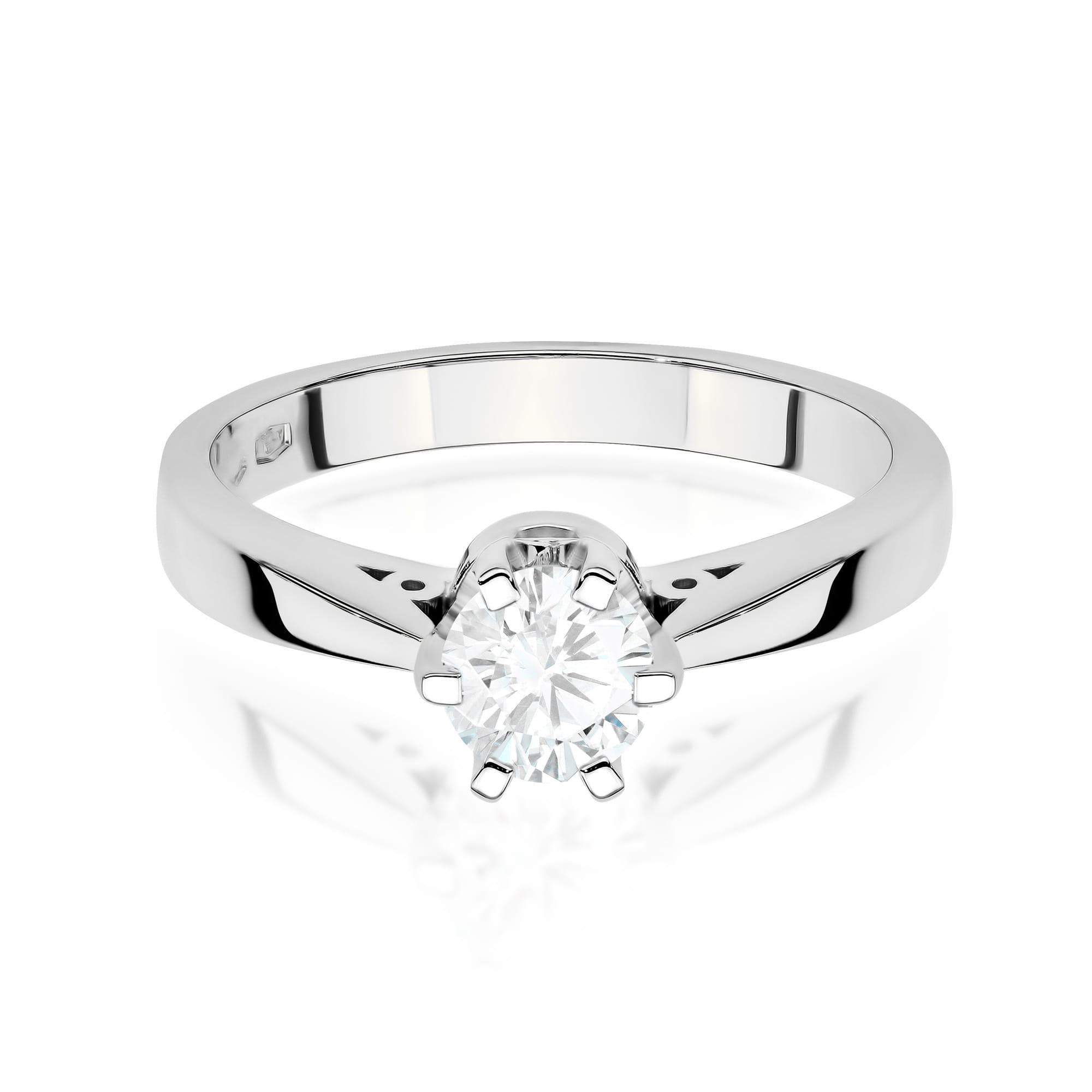 Gold Ring With Lab-Grown Diamond