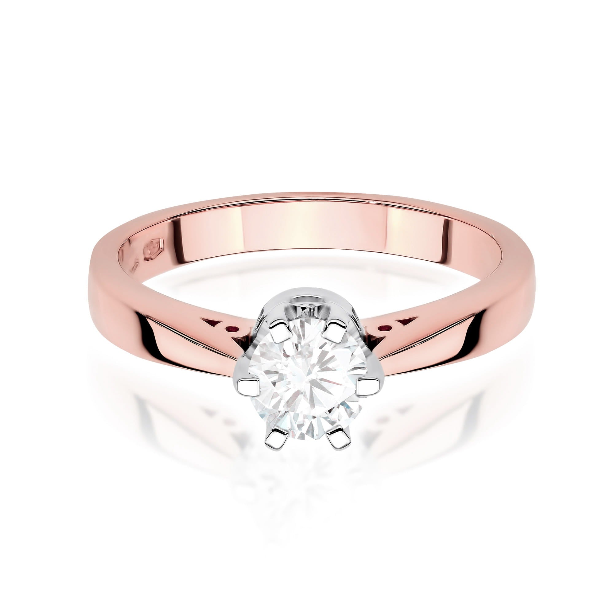 Gold Ring With Lab-Grown Diamond
