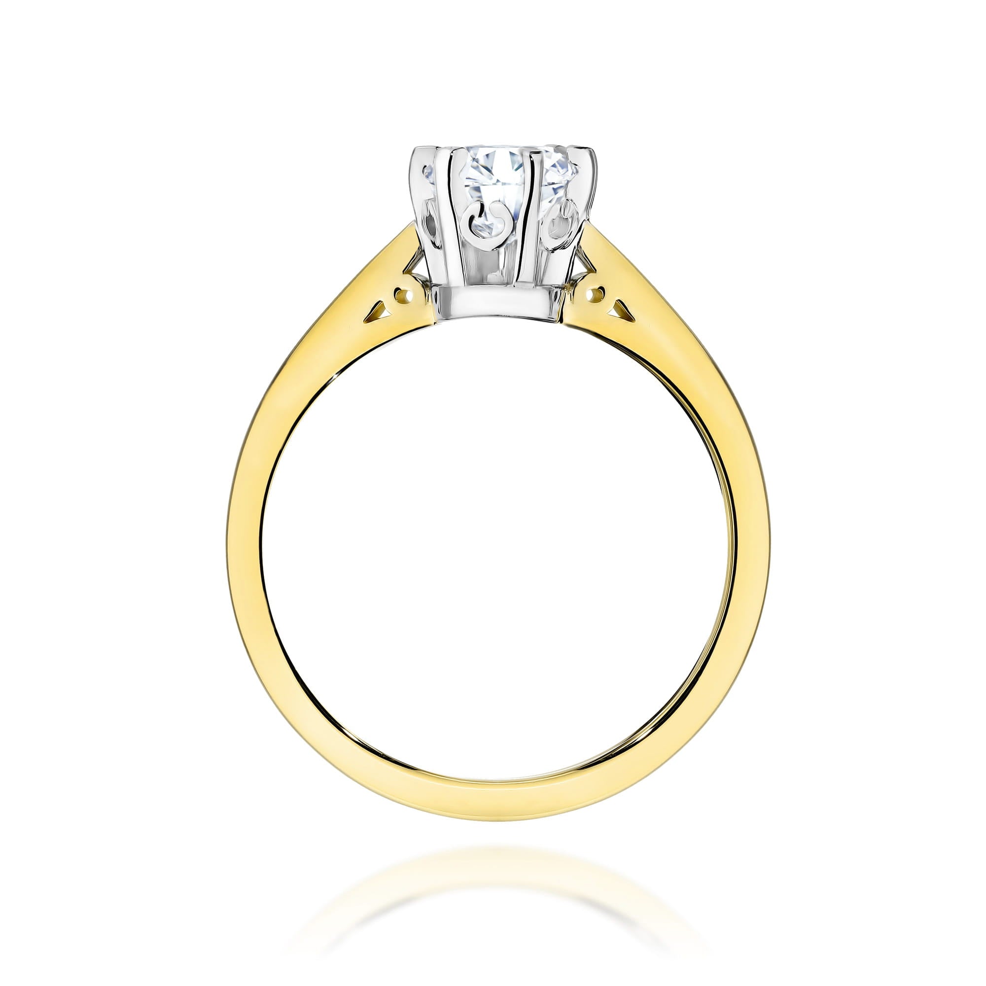 Gold Ring With Lab-Grown Diamond