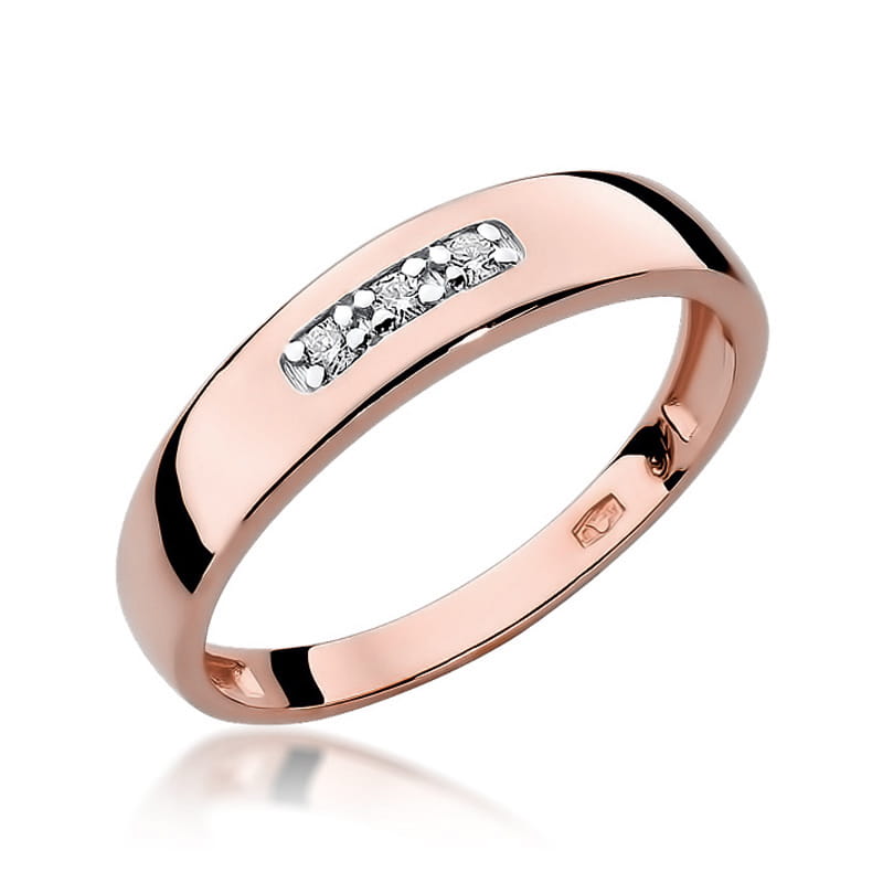 Gold Ring With Diamonds