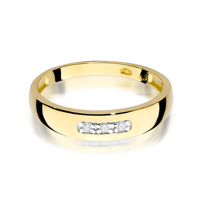 Gold Ring With Diamonds