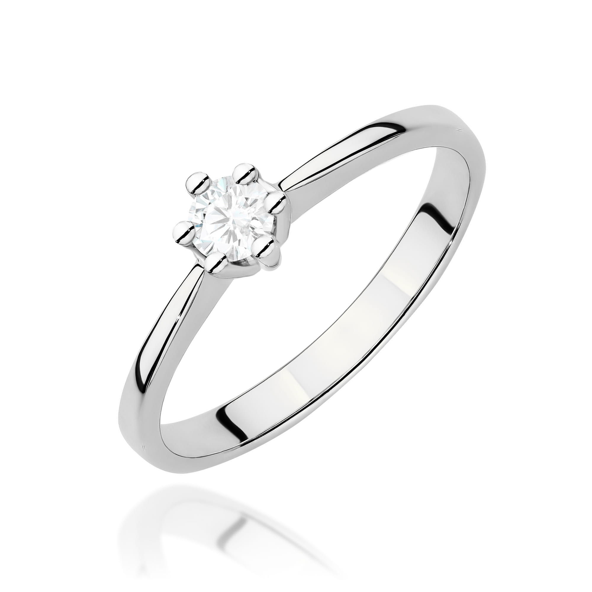 Gold Ring With Lab-Grown Diamond