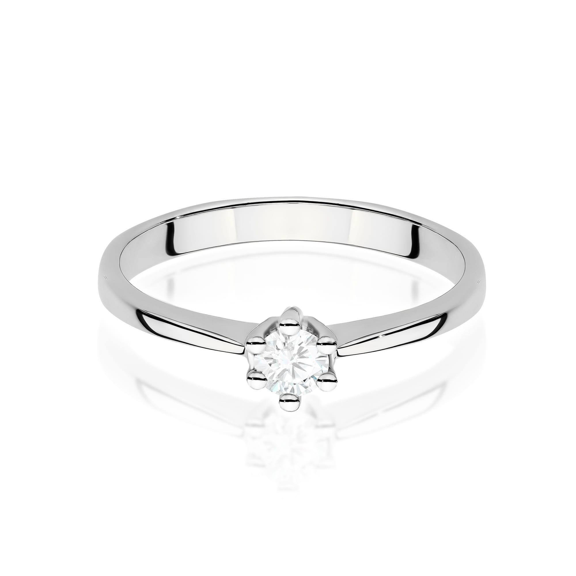 Gold Ring With Lab-Grown Diamond