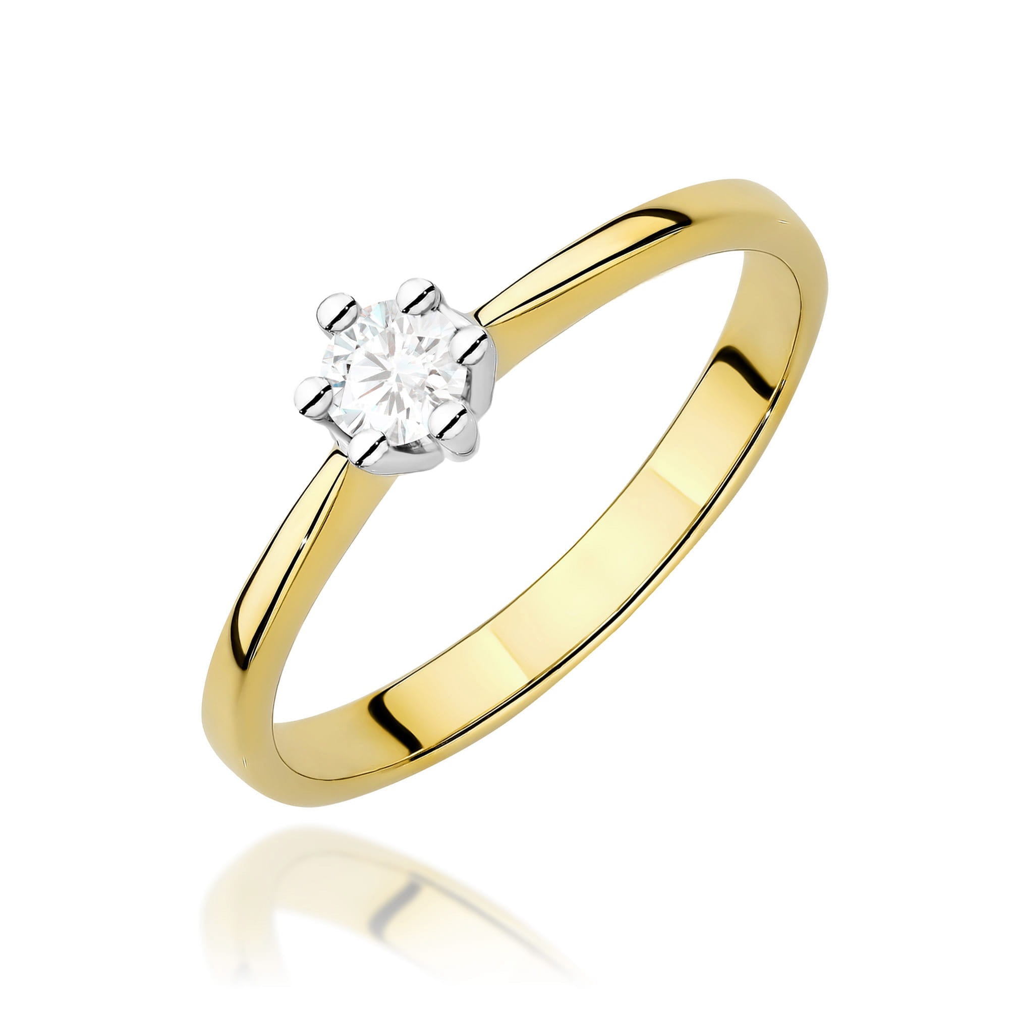 Gold Ring With Lab-Grown Diamond