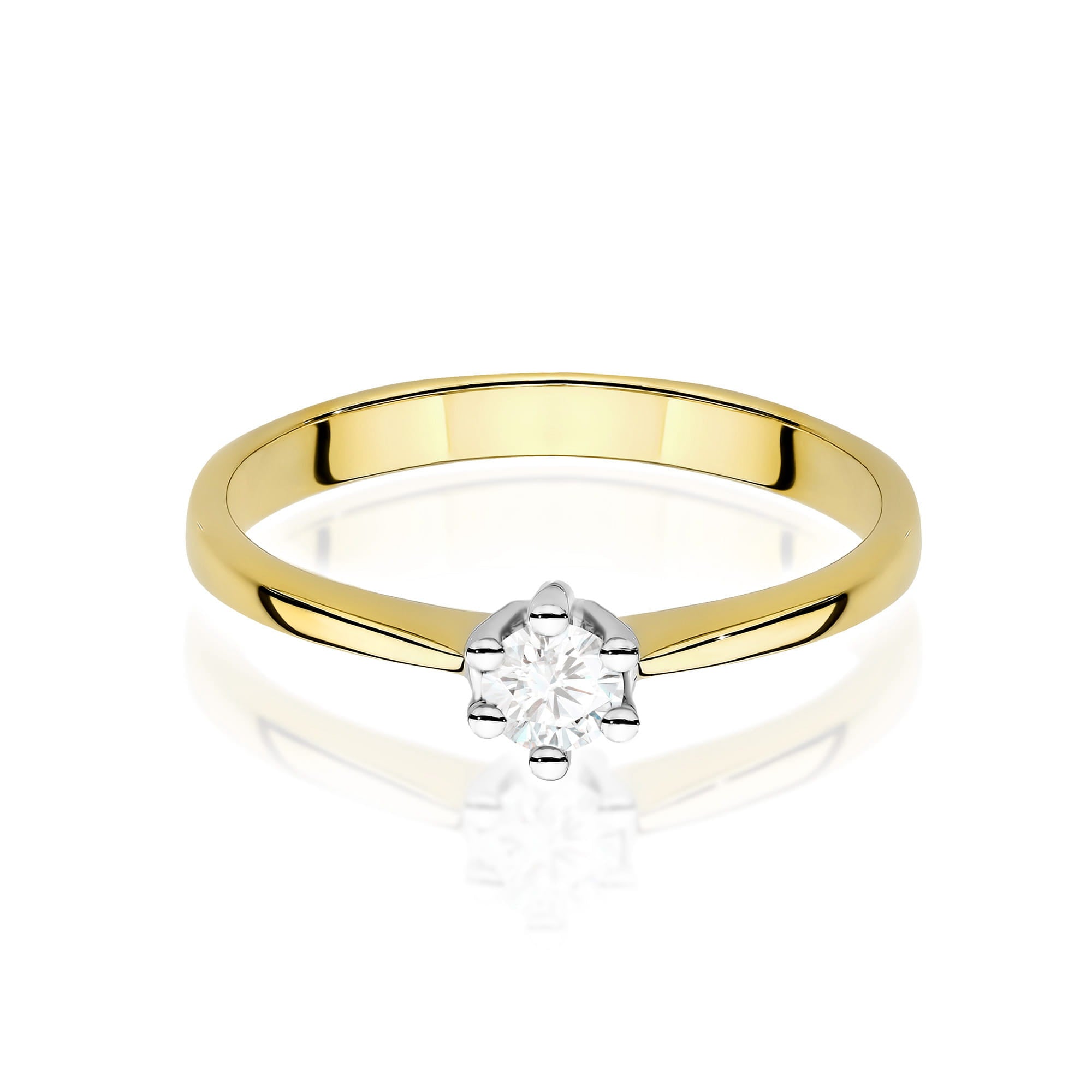 Gold Ring With Lab-Grown Diamond
