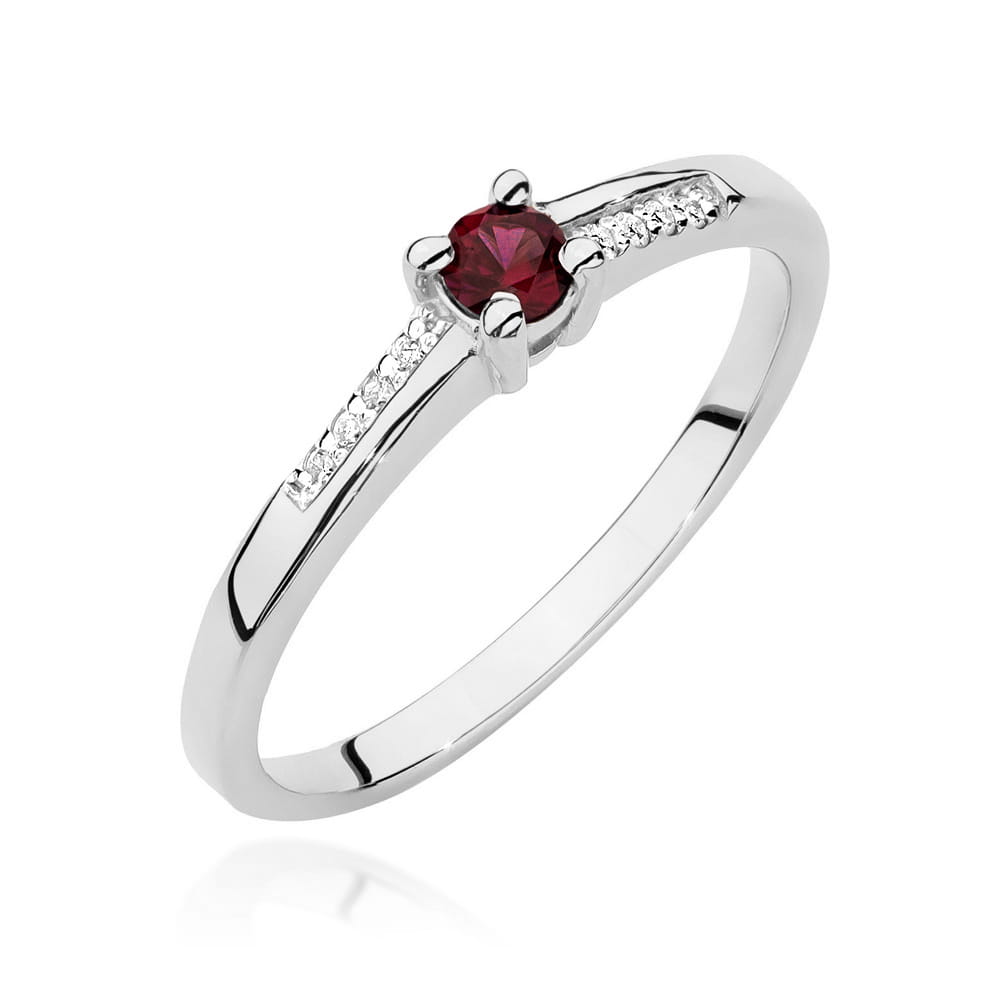Gold Ring With Ruby And Diamonds