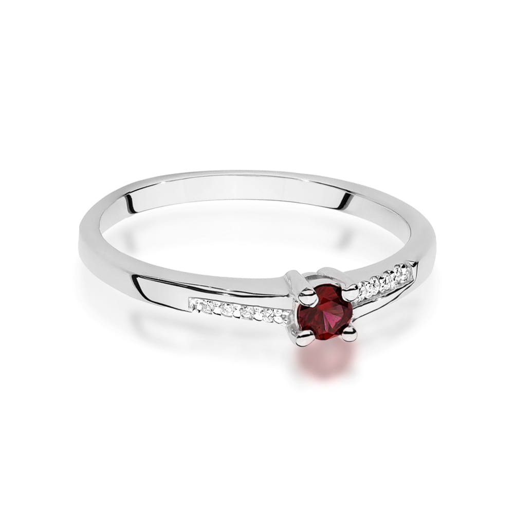 Gold Ring With Ruby And Diamonds