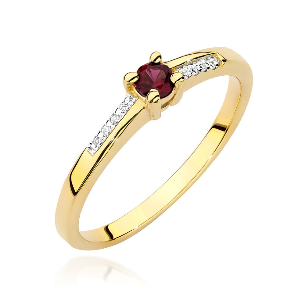 Gold Ring With Ruby And Diamonds